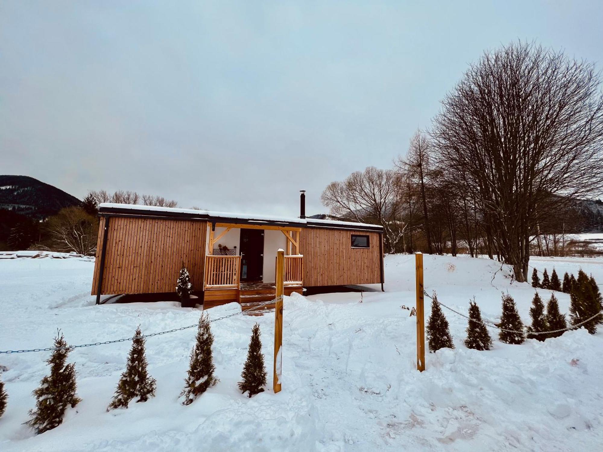 Domcek Pod Vezami S Virivkou A Grilom, Pri Termalnom Kupalisku Lägenhet Liptovský Ján Exteriör bild